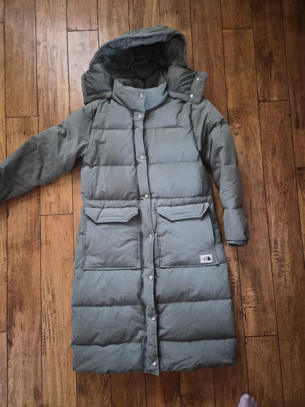 The North Face Women’s Sage Green Puffer Coat with Belt - Picture 2 of 10